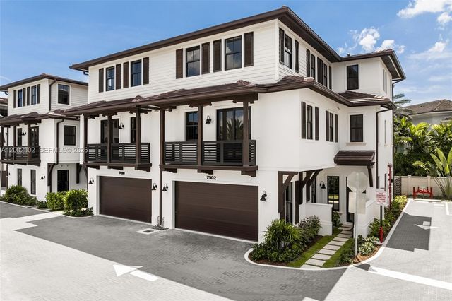 7498 SW 100th St, Pinecrest, FL 33156