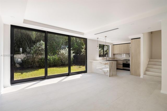 7498 SW 100th St, Pinecrest, FL 33156