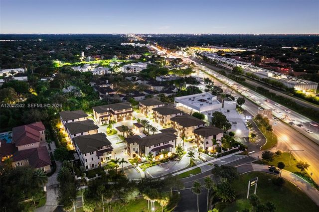 7498 SW 100th St, Pinecrest, FL 33156