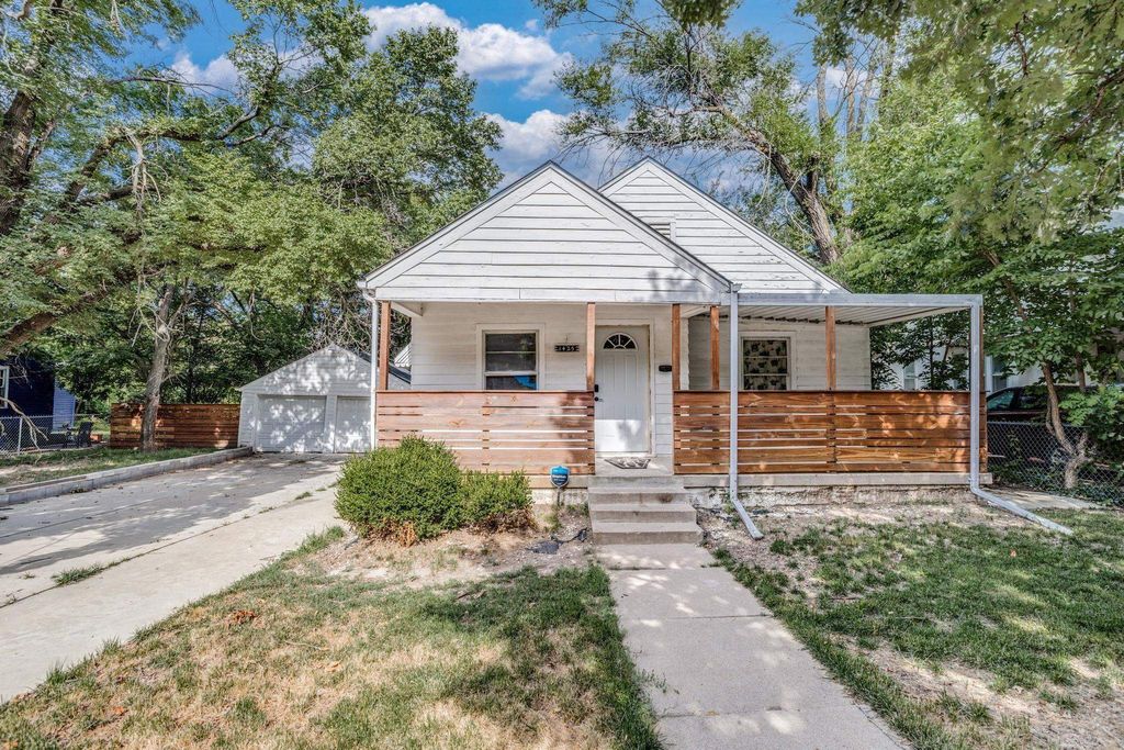 1425 N Holyoke Ave, Wichita, KS 67208