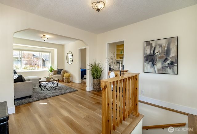 7749 17th Avenue SW, Seattle, WA 98106