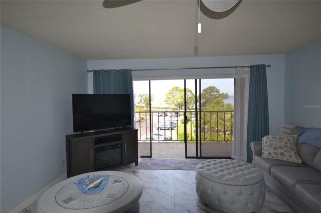 238 MARINER DRIVE, Tarpon Springs, FL 34689