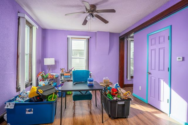 1708 Pershing Boulevard, Clinton, IA 52732