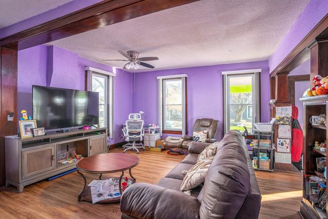 1708 Pershing Boulevard, Clinton, IA 52732