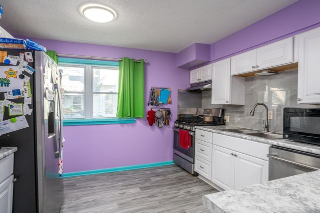 1708 Pershing Boulevard, Clinton, IA 52732