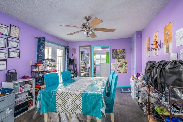 1708 Pershing Boulevard, Clinton, IA 52732