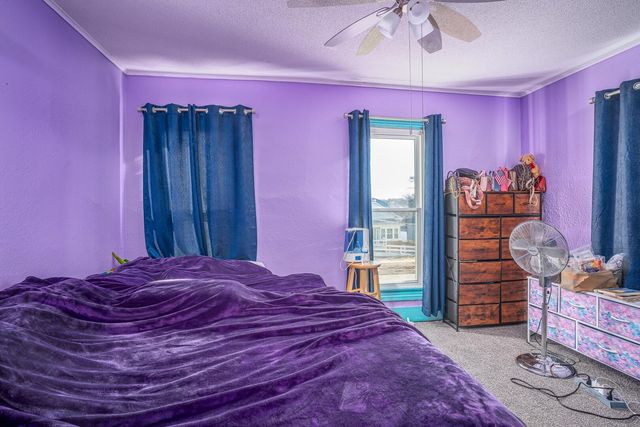 1708 Pershing Boulevard, Clinton, IA 52732