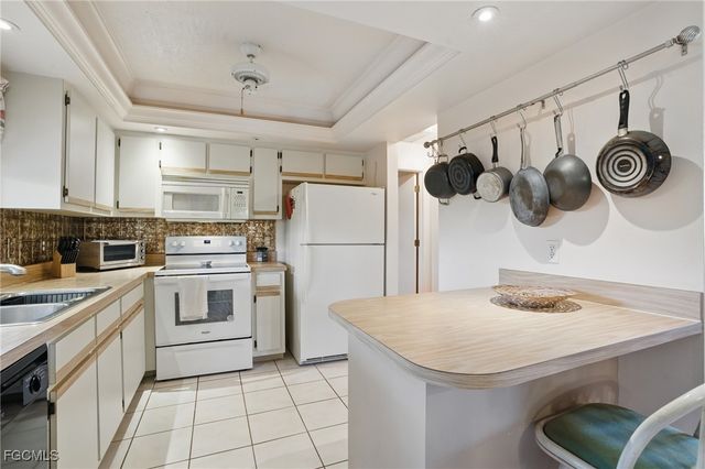 1105 SE 17th TER, Cape Coral, FL 33990