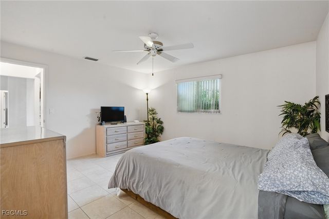 1105 SE 17th TER, Cape Coral, FL 33990