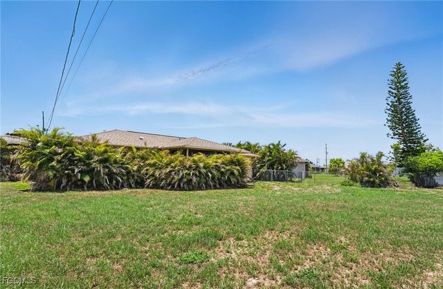 1105 SE 17th TER, Cape Coral, FL 33990