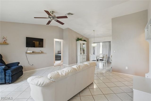 1105 SE 17th TER, Cape Coral, FL 33990