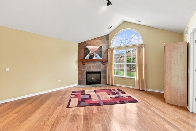 3335 Timbers Edge Circle, Joliet, IL 60431
