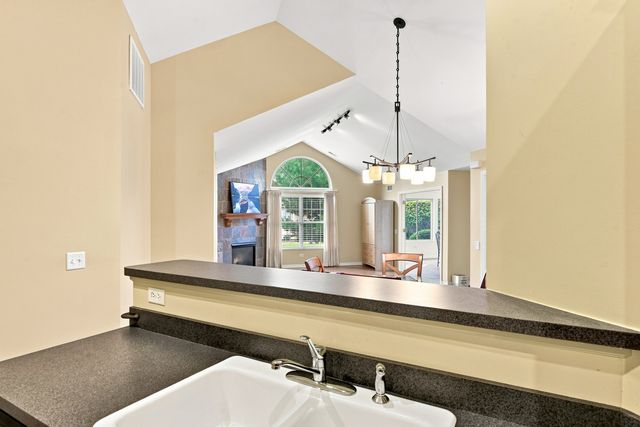 3335 Timbers Edge Circle, Joliet, IL 60431
