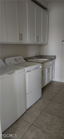 2231 NE 1st TER, Cape Coral, FL 33909