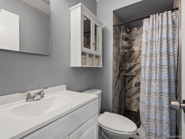 16676 Grillo Drive, Clinton Charter Township, MI 48038