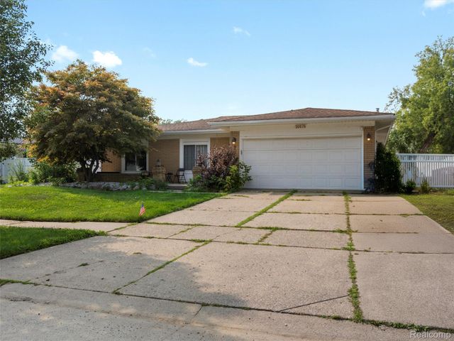 16676 Grillo Drive, Clinton Charter Township, MI 48038