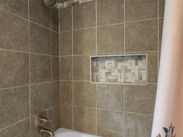 16676 Grillo Drive, Clinton Charter Township, MI 48038