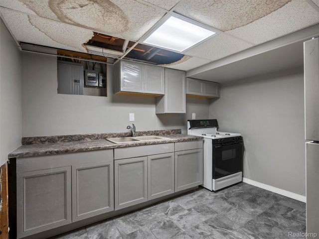 16676 Grillo Drive, Clinton Charter Township, MI 48038