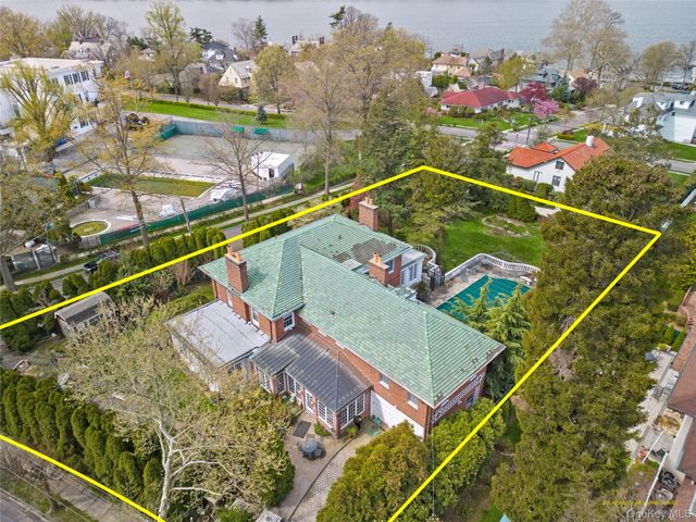 127 Beverly Road, Douglaston, NY 11363
