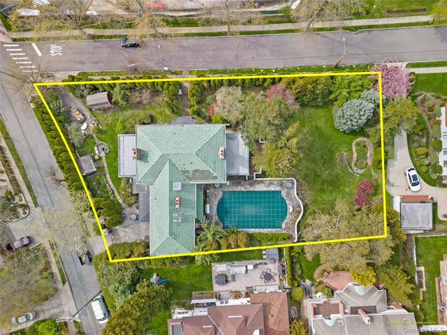 127 Beverly Road, Douglaston, NY 11363