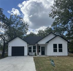 1505 Division Street, Commerce, TX 75428