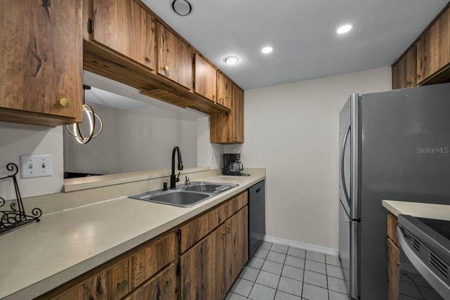 2581 COUNTRYSIDE BLVD 304, Clearwater, FL 33761