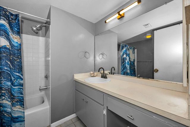 2581 COUNTRYSIDE BLVD 304, Clearwater, FL 33761