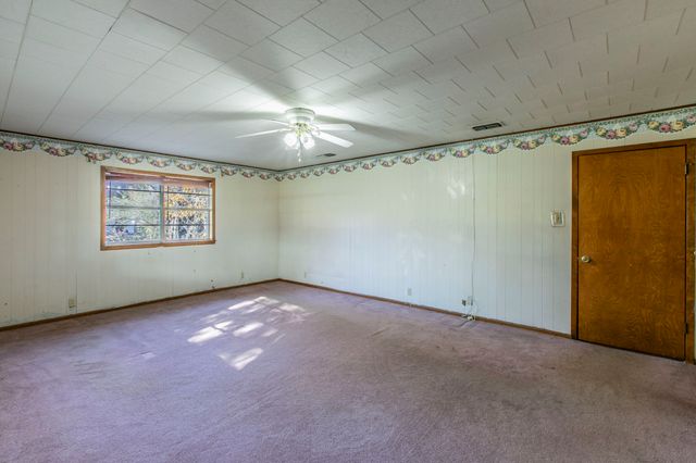 615 E Jacinto Street, Groesbeck, TX 76642