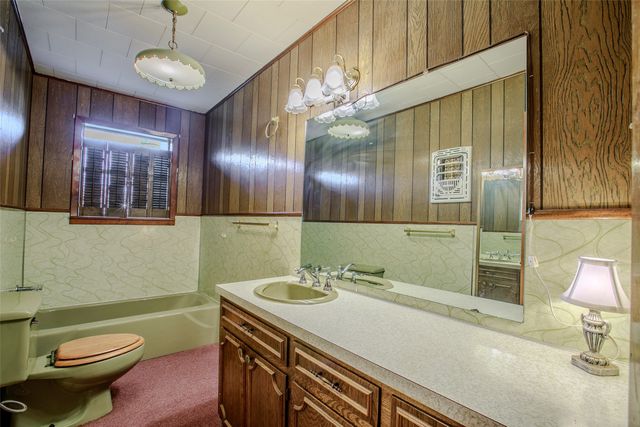 615 E Jacinto Street, Groesbeck, TX 76642