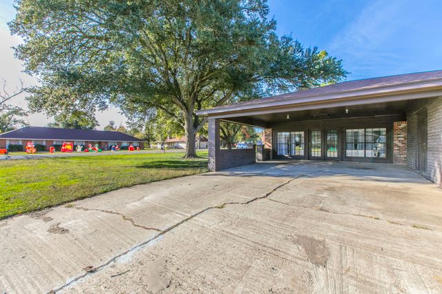 615 E Jacinto Street, Groesbeck, TX 76642