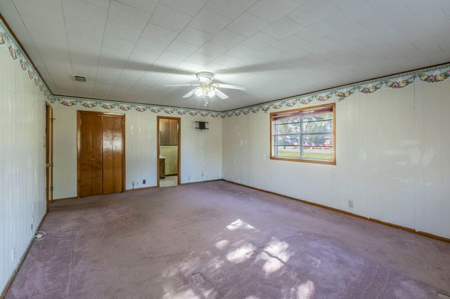 615 E Jacinto Street, Groesbeck, TX 76642