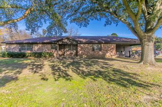 615 E Jacinto Street, Groesbeck, TX 76642