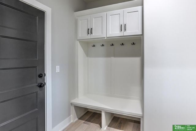 5508 N 213 Street, Elkhorn, NE 68022