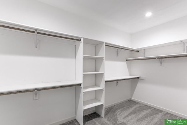 5508 N 213 Street, Elkhorn, NE 68022