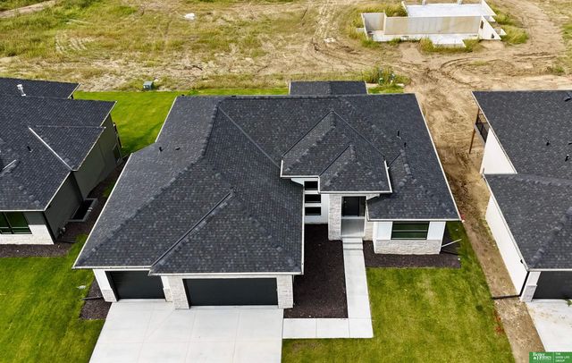 5508 N 213 Street, Elkhorn, NE 68022