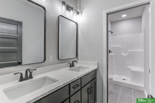 5508 N 213 Street, Elkhorn, NE 68022