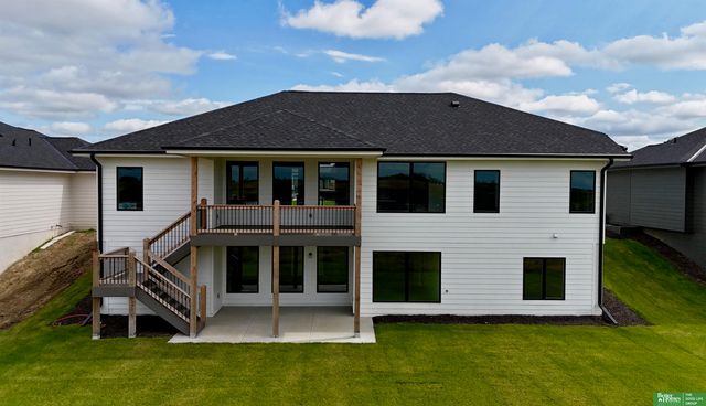 5508 N 213 Street, Elkhorn, NE 68022