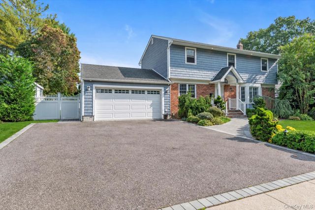 3 Lesley Drive, Syosset, NY 11791