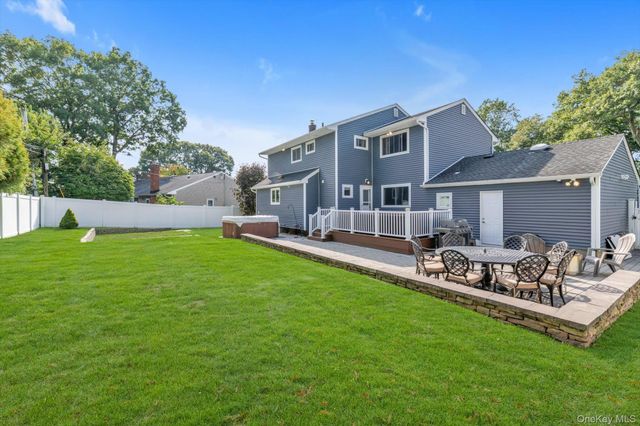 3 Lesley Drive, Syosset, NY 11791