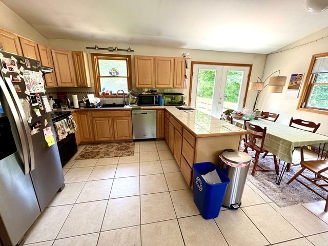 539 Pulpit Hill Rd, Amherst, MA 01002