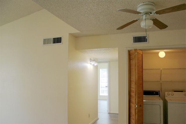 2120 El Paseo Street 404, Houston, TX 77054