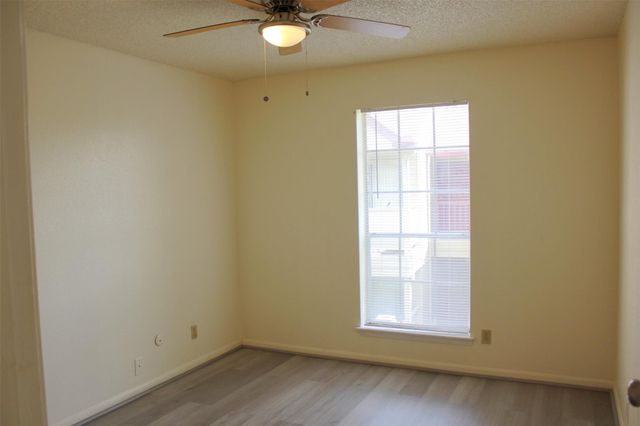 2120 El Paseo Street 404, Houston, TX 77054