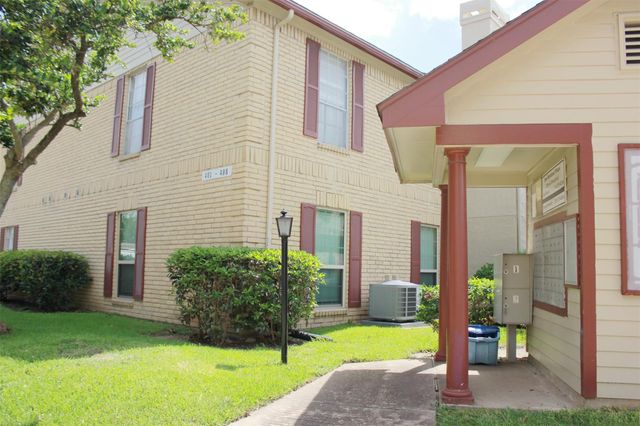 2120 El Paseo Street 404, Houston, TX 77054
