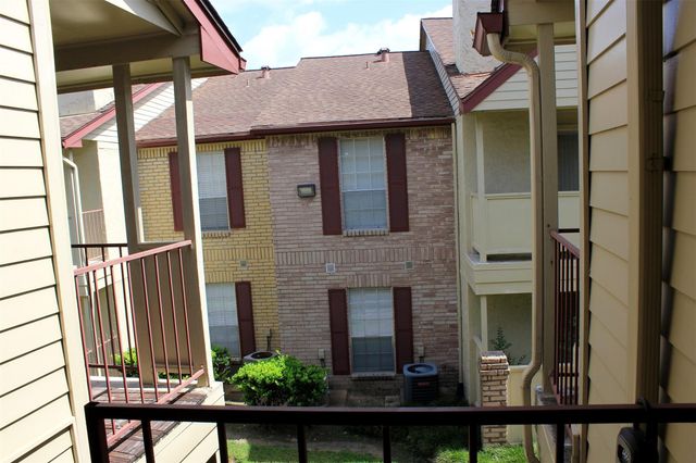 2120 El Paseo Street 404, Houston, TX 77054