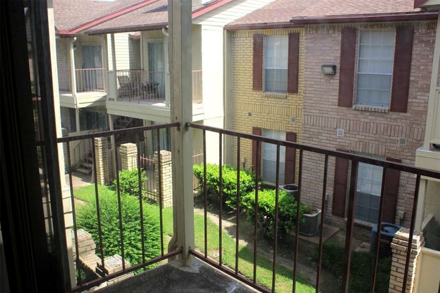 2120 El Paseo Street 404, Houston, TX 77054
