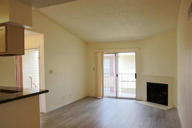 2120 El Paseo Street 404, Houston, TX 77054