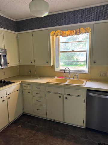 992 C R 1147 N, Tyler, TX 75704
