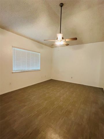 7823 Trail Blazer Drive, Houston, TX 77040