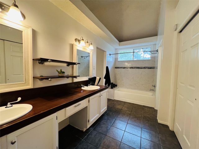 7823 Trail Blazer Drive, Houston, TX 77040