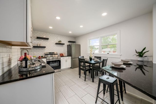 450 Flintwood Drive, Columbus, OH 43230